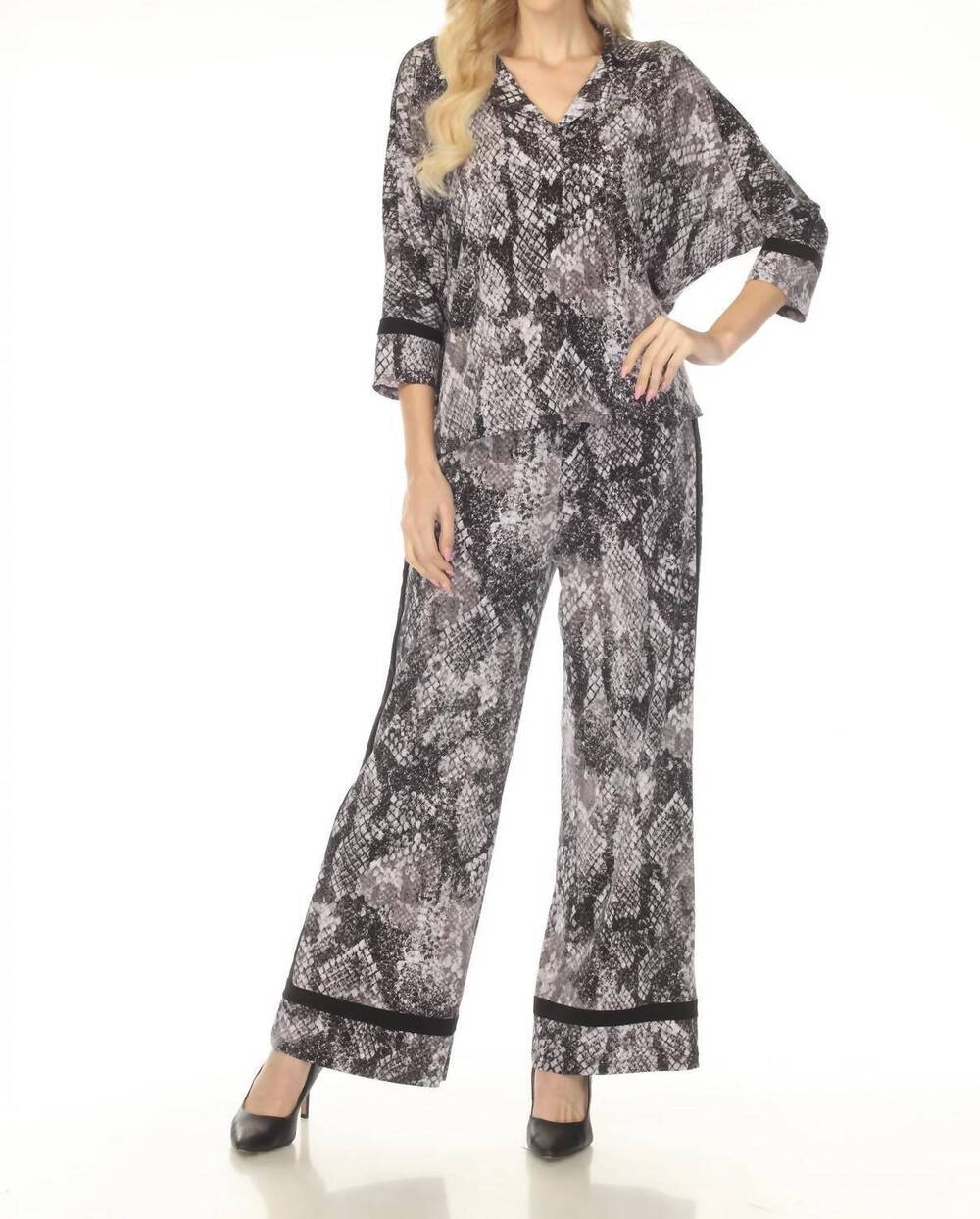 NEW JOSEPH RIBKOFF snakeskin three quarter sleeve top in grey/black